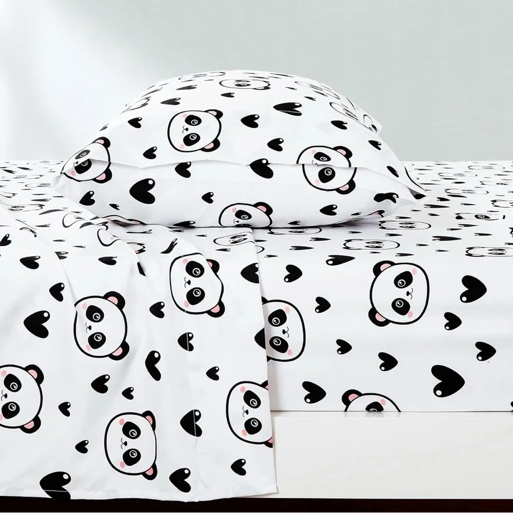 Amazon Panda and Heart Print Bedding Set - White and Black